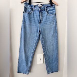 Abercrombie Curve Love High Rise Mom Jean Size 28 | 6S